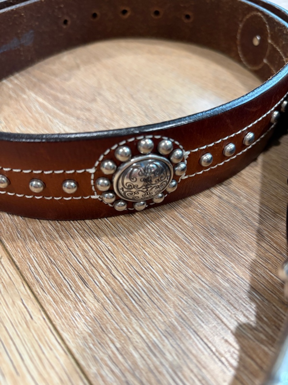 Brighton Brown Leather Belt Silver Concho Studded Western Boho Size Medium - Picture 3 of 11